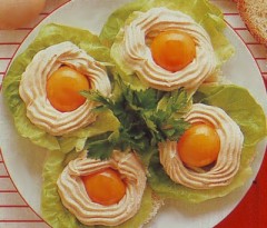 uova con crema salmone.jpg